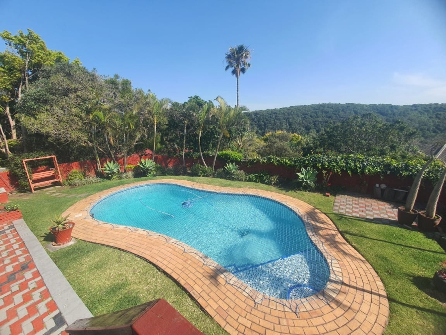 To Let 5 Bedroom Property for Rent in Beacon Bay Eastern Cape